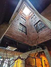 "Urban Chic Escape: Atelier Hotel JB’s Stylish King Retreat"