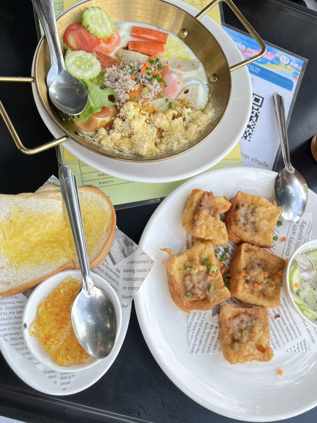 Joke KatMu: Kicking off my morning with the local breakfast in Hatyai