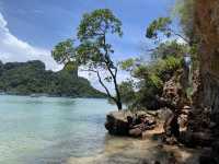 หาดไร่เลย์ กระบี่:หาดสวย ทะเลใส มีภูเขาใหญ่โอบล้อม