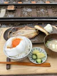 鎌倉一日遊，近距離欣賞江之電吃早餐！