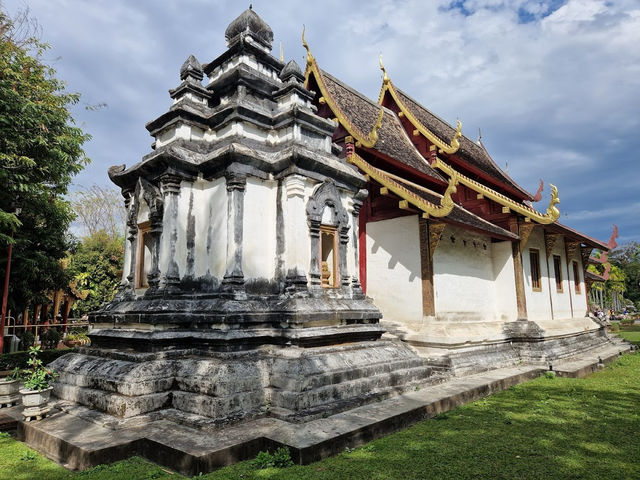 "Chiang Mai in 3 Days: Temple Hopping, Waterfalls & the Best Khao Soi of Your Life 🏯🌶️"