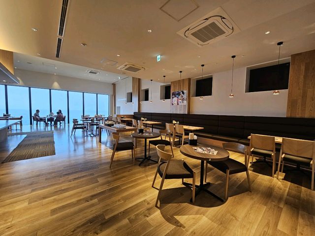 Henn na Resort & Spa Kansai Airport 是一間由恐龍機械人為你check in的酒店！試過未呢？