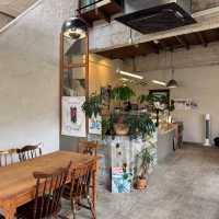 คาเฟ่สไตล์โฮมมี่สุดอบอุ่น จ.นครปฐม