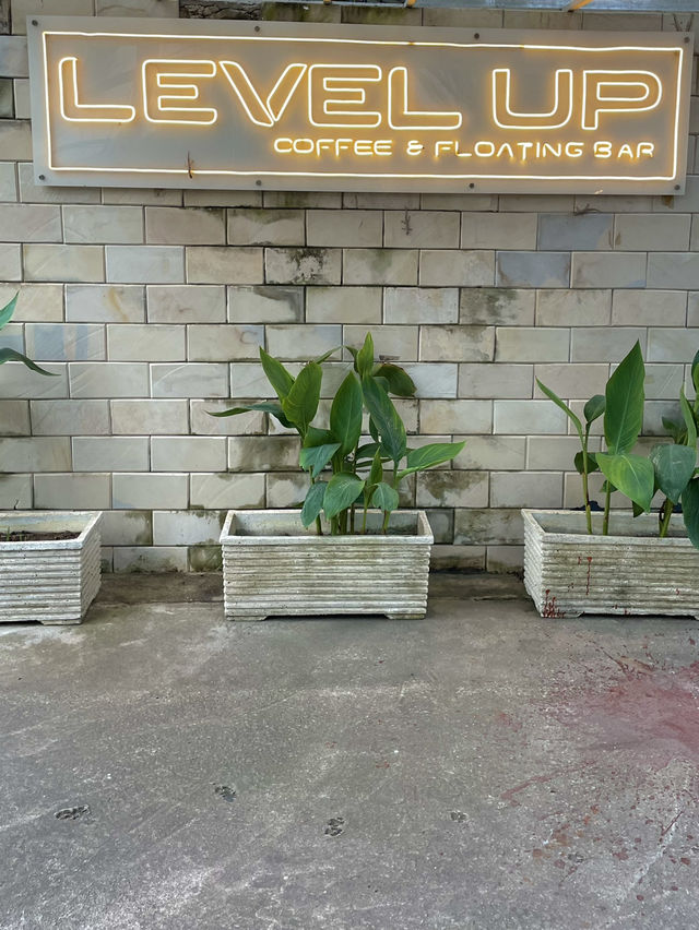 Unique Spot: Floating Bar in Batam