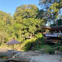 ร้าน River Rock Cafe Hill คาเฟ่ริมน้ำตก