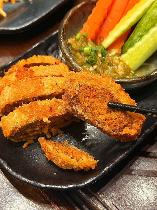曼谷🇹🇭 這家泰北風味的咖喱面! 超捧！
