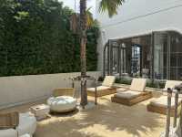 พักผ่อนสบายๆ ที่ ARCO Hotel Phuket