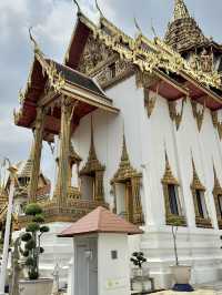 วัดพระศรีรัตนศาสดาราม วัดคู่บ้านคู่เมืองของแผ่นดิน
