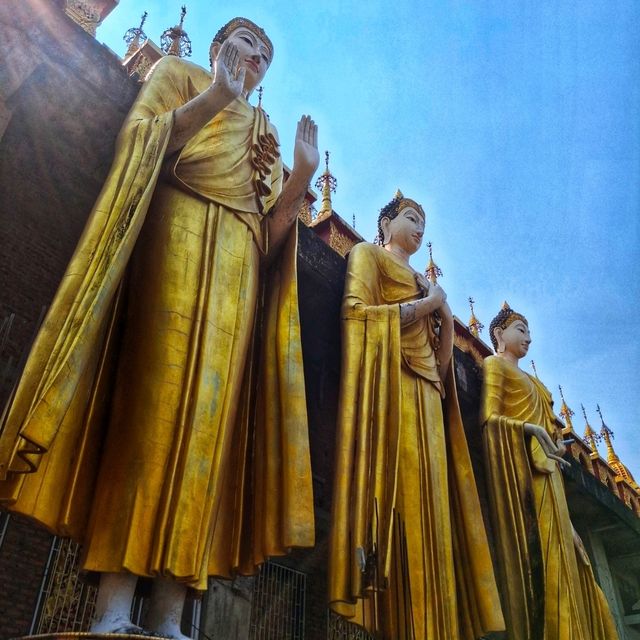 ไหว้พระธาตุบารมี 30 ทัศ ที่วัดสุโทนฯ