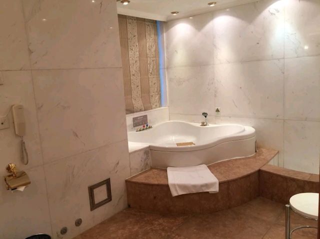 "The Oasis of Elegance in the Heart of Guangzhou"