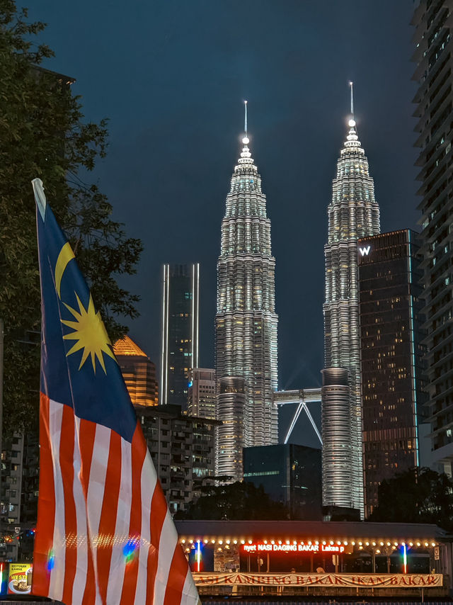 🇲🇾 Kuala Lumpur: A City Where Skyscrapers, Jungles, and Street Markets Coexist 🏙🌴🕌 