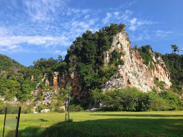 🌿 Ipoh Attraction – Gunung Lang