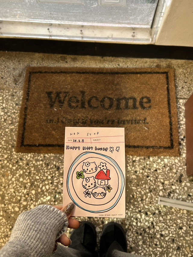 【韓国】キティちゃんクッキーが可愛すぎるカフェ🎀