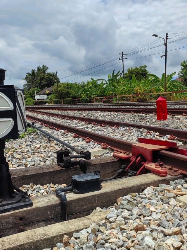 สถานีรถไฟวังกรด  ประตูสู่ย่านเก่าแห่งกาลเวลา