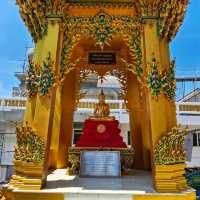 กราบขอพรหลวงพ่อโตในอุโบสถสวย