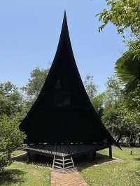 Visited the Baan Dam Museum in Chiang Rai on a bud😎💐👫get trip