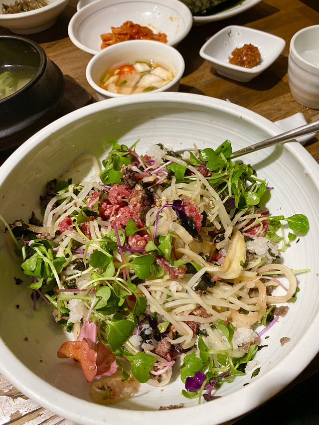 【韓国/狎鴎亭】毎年ミシュラン獲得！！ ユッケビビンバランチが食べられるお店【ウガ】🐄