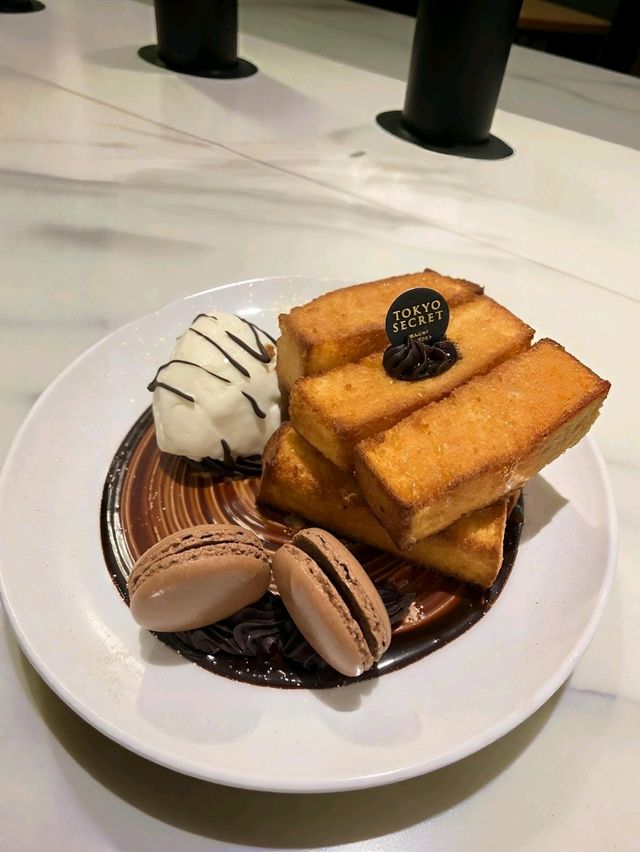 Toast & Cheesecake by the Coast