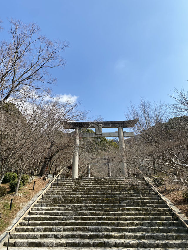 Kamado Shrine ศาลเจ้าความรักกลางภูเขาในฟุกุโอกะ