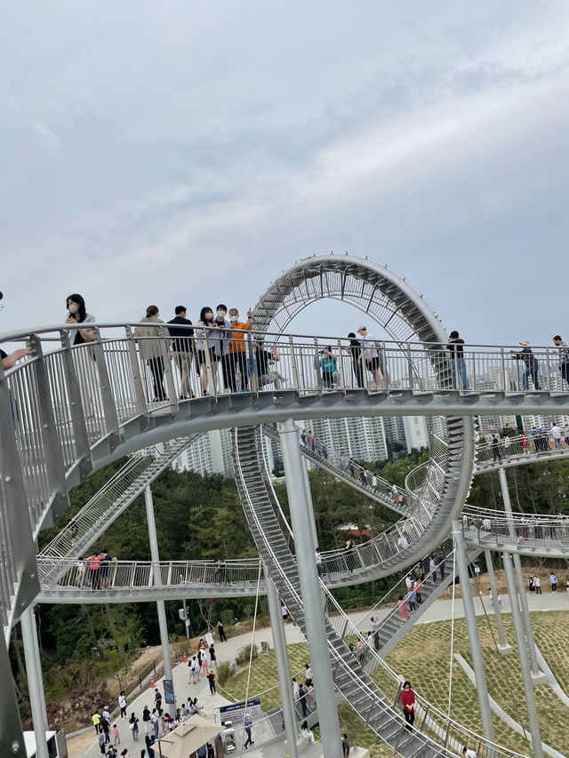 포스코에서 만든 멋진 구조물 <스페이스워크>