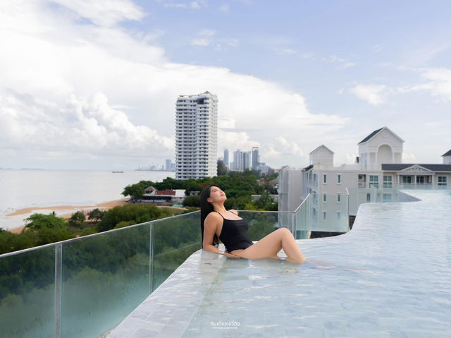 ที่พักพัทยา-นาจอมเทียน สระว่ายน้ำวิวสวยปัง วิวทะเล