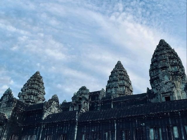 「アンコールワット」—壮大な遺跡で感じる歴史の鼓動