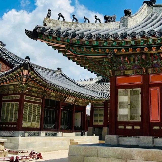 도심 속 전통의 숨결, 경복궁 방문기