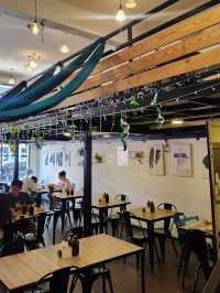 Chill Vibes at Summer Breeze Cafe