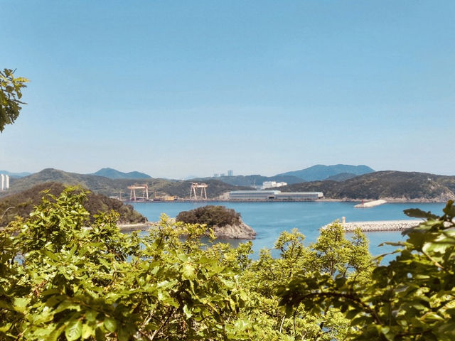 Morundae Cliff, Busan: A Rugged Natural Masterpiece at Dadaepo