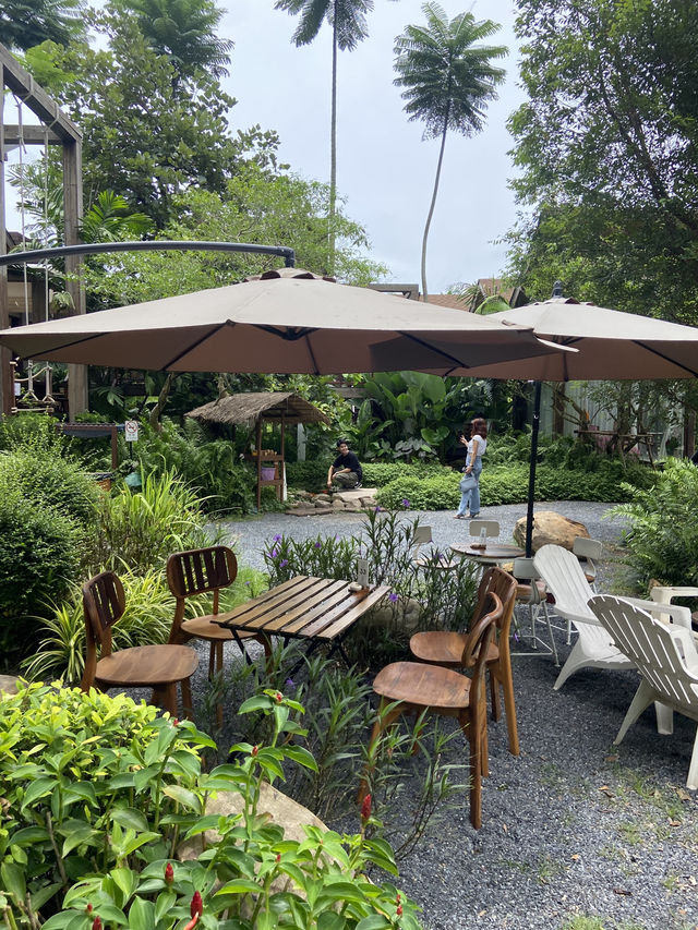 Montra Cafe ไร่วังบอน คาเฟ่ลับกลางป่า ฟีลดี 