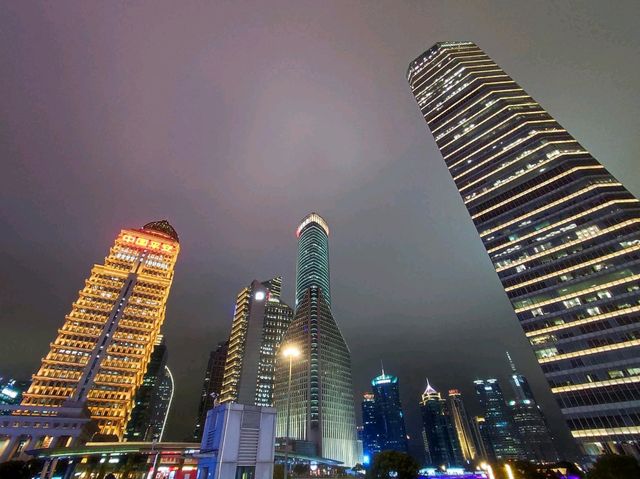 จุดถ่ายรูปเช็คอินยอดนิยมเมืองแห่งอนาคต Lujiazui