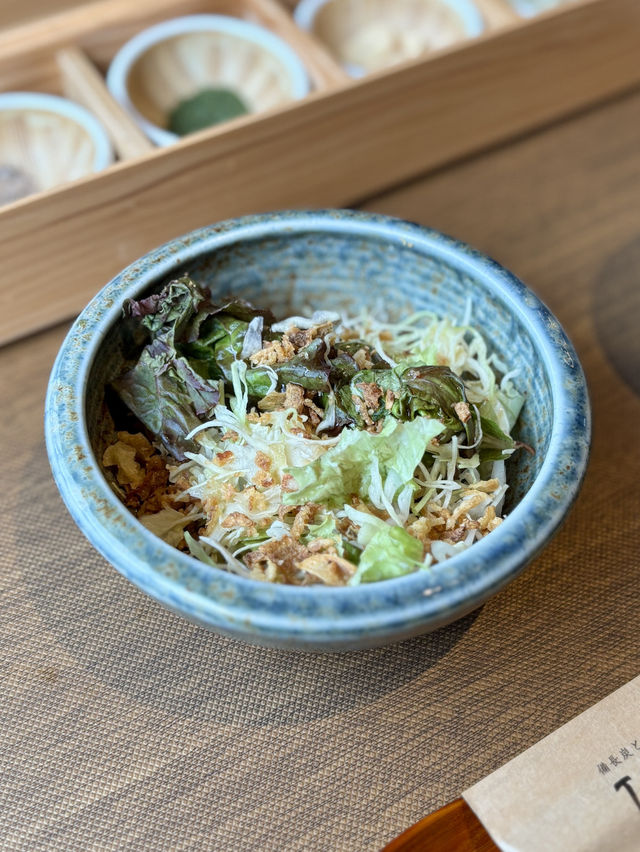 【大阪・難波】備長炭の香りと鶏の旨みが響く鶏料理専門店「TORA鶏YA 難波千日前店」
