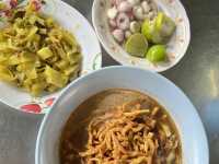 Khao Soi Mae Manee– ตำนาน 40 ปี 