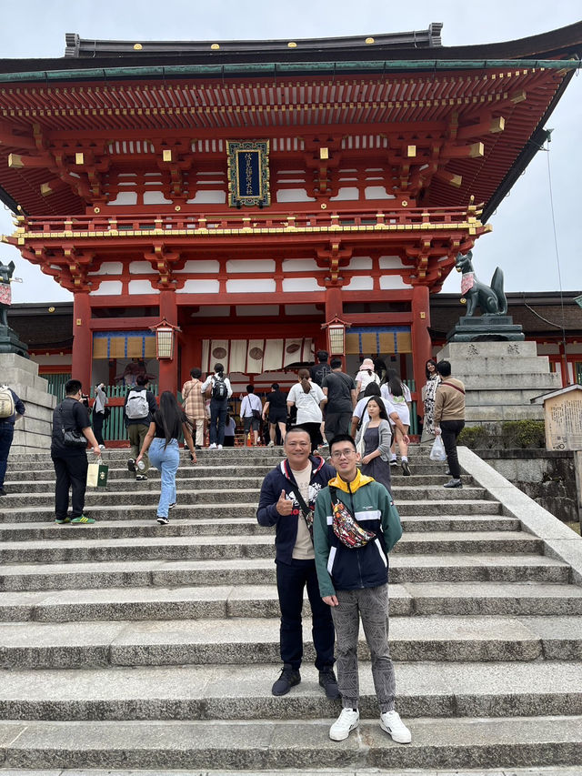 📍 走進神秘的紅色隧道——大阪的稻荷神社千本鳥居體驗記