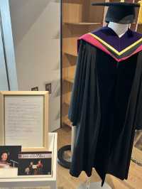 Waseda International House of Literature (Haruki Murakami Library) – A Lyrical Tunnel of Words in To