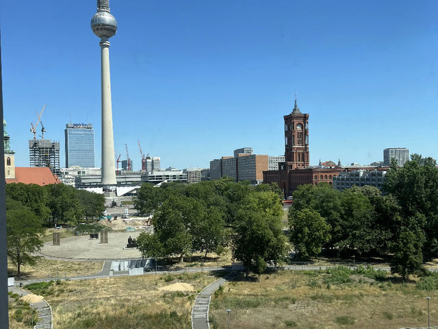 Humboldt Forum: A Cool Escape & Fascinating Asian Art in Berlin! 🇩🇪🏛️