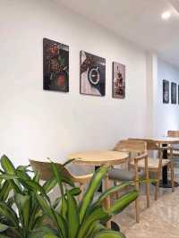 EE Earth Coffee & Bakery