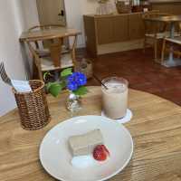 LARS COFFEE AND BAKERY