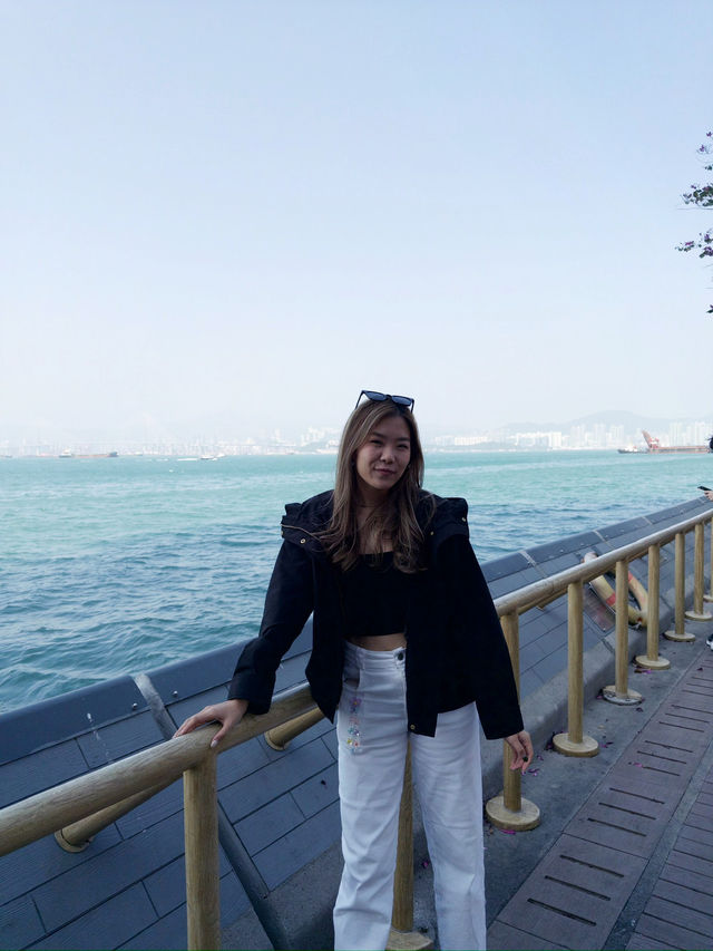 เดินเล่นชิลล์ริมทะเลที่ Kennedy Town