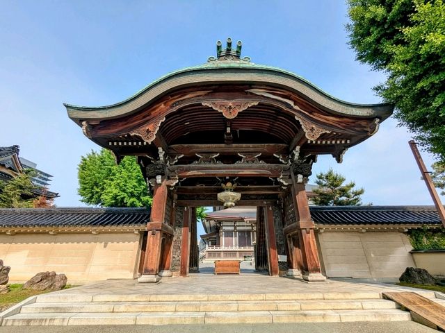 金澤 | 東本願寺金澤別院，是石川縣最具代表性的寺廟之一