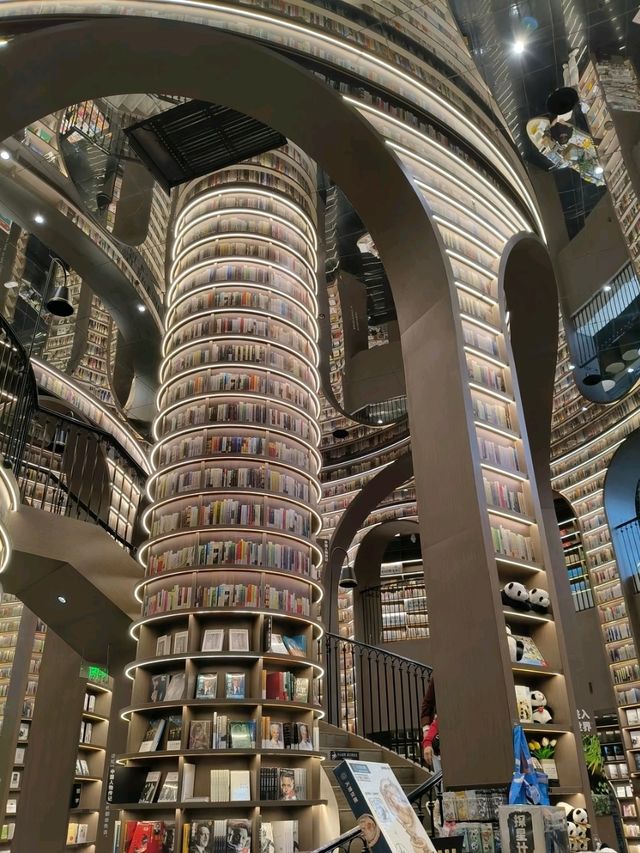 China’s Most Mind-Bending Library - Zhongshuge Bookstore (Chengdu)