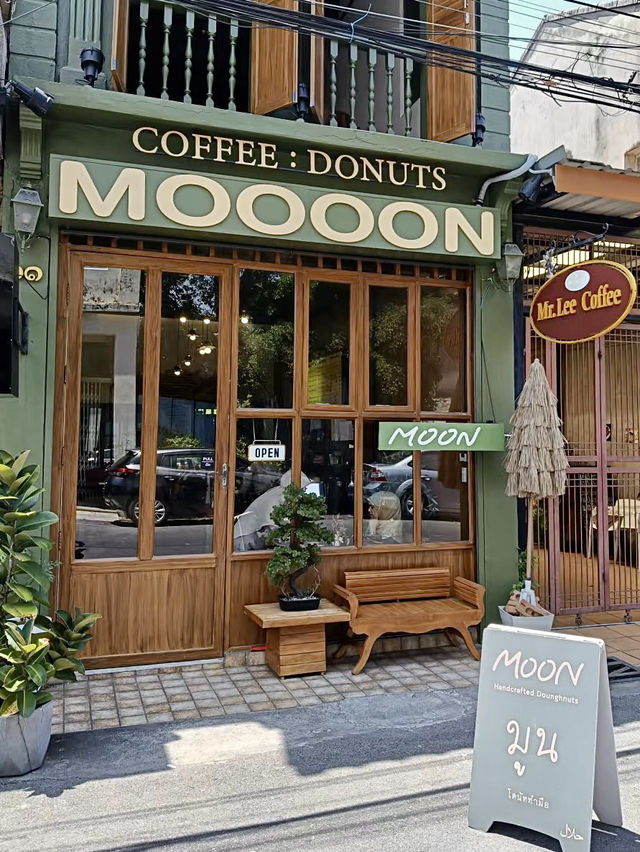 MOON โดนัทเจ้าดังหาดใหญ่ 🍩