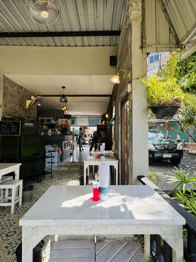 ร้าน ”สบายใจ“ ริมแม่น้ำ ร้านอร่อยที่จันทบุรีต้องมา