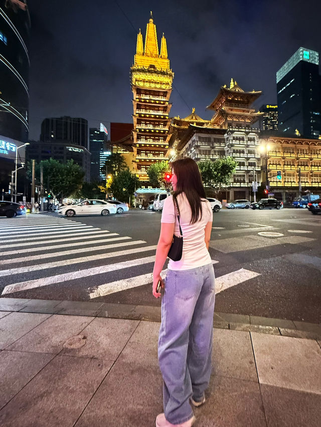 Thousand years old temple in the modern city🛕