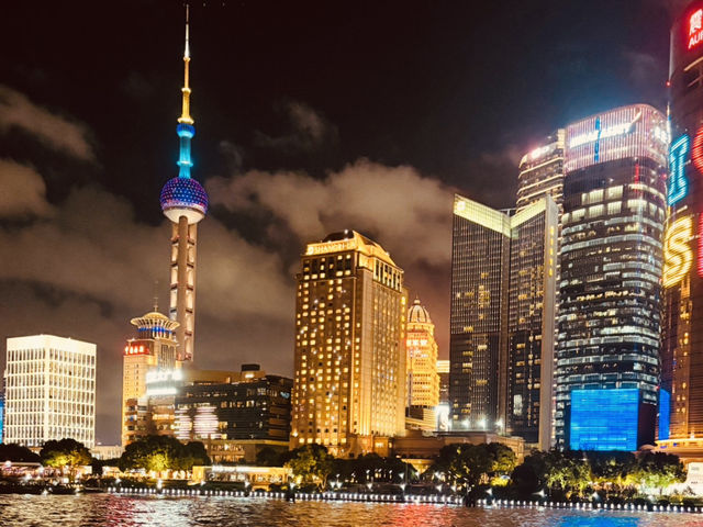 A Photographer's Dream: Capturing Shanghai's Iconic Dual Skyline A Photographer's Dream: Capturing Shanghai's Iconic Dual Skyline
