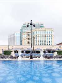 Two tone fountain 