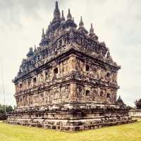 🌿✨ Plaosan Temple: Yogyakarta’s Twin Temples of Love & Harmony – A Solo Traveler’s Guide