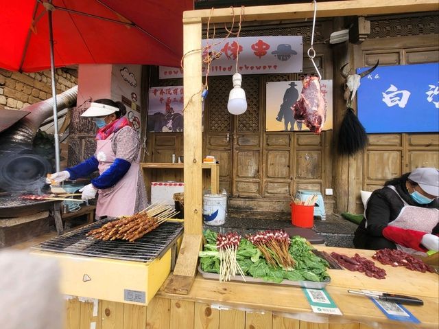 Chilly spring day in Lijiang (丽江) Chilly spring day in Lijiang (丽江)