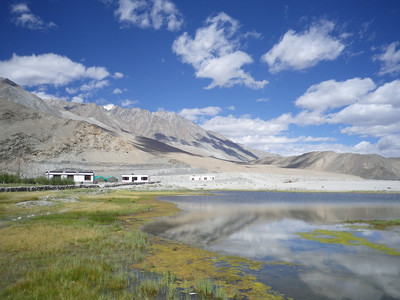 これぞインドの秘境】標高4300mのパンゴン湖ステイ | Trip.com ラク