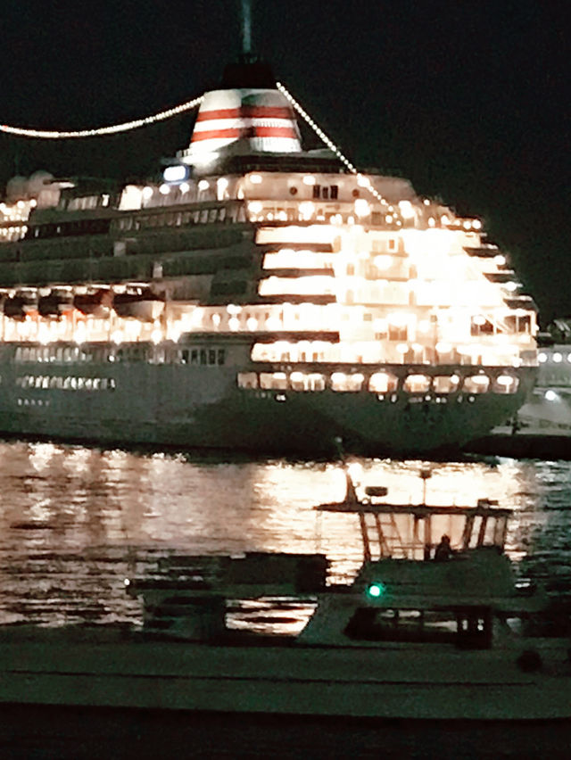 横浜｜赤レンガ倉庫クリスマスマーケット & クルーズ船飛鳥 クリスマスディナー体験記 🎄🚢